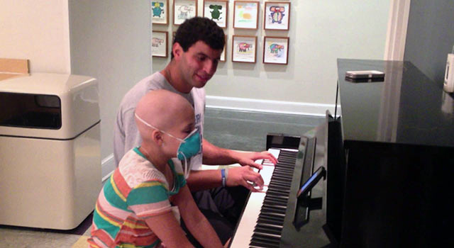 Memphis QB Jacob Karam Plays Piano With Girl Battling Cancer